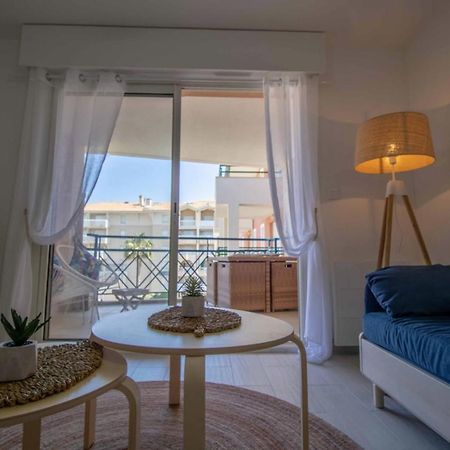 Bright Apt Of 32 M Renovated Near Town Fréjus Εξωτερικό φωτογραφία
