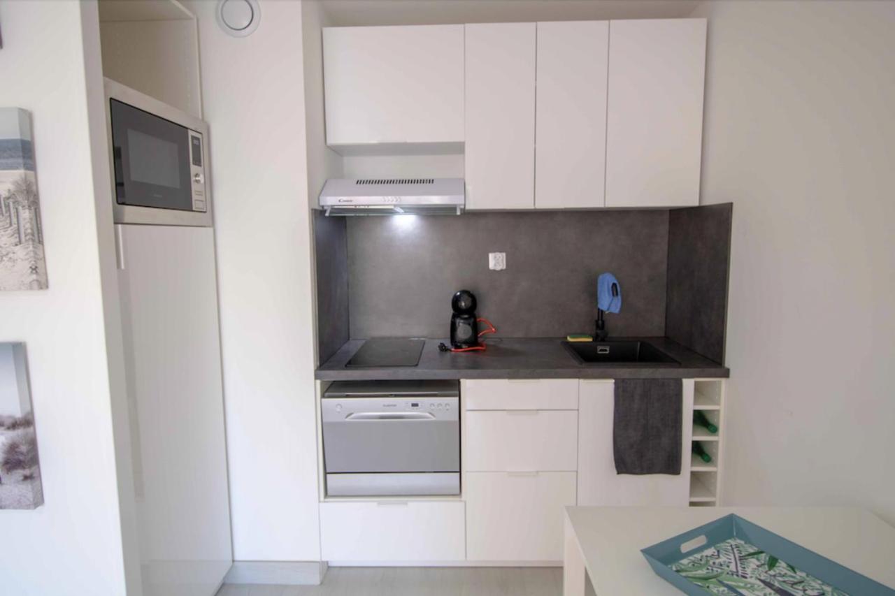 Bright Apt Of 32 M Renovated Near Town Fréjus Εξωτερικό φωτογραφία